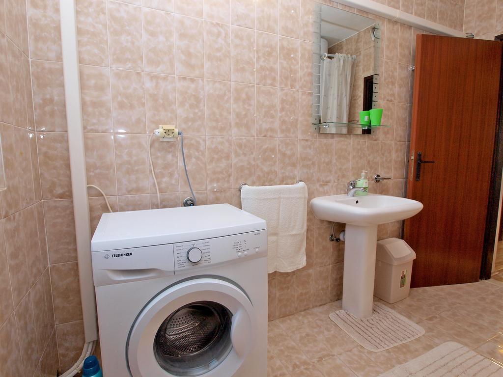 Family Friendly Apartment 946 Пула Экстерьер фото