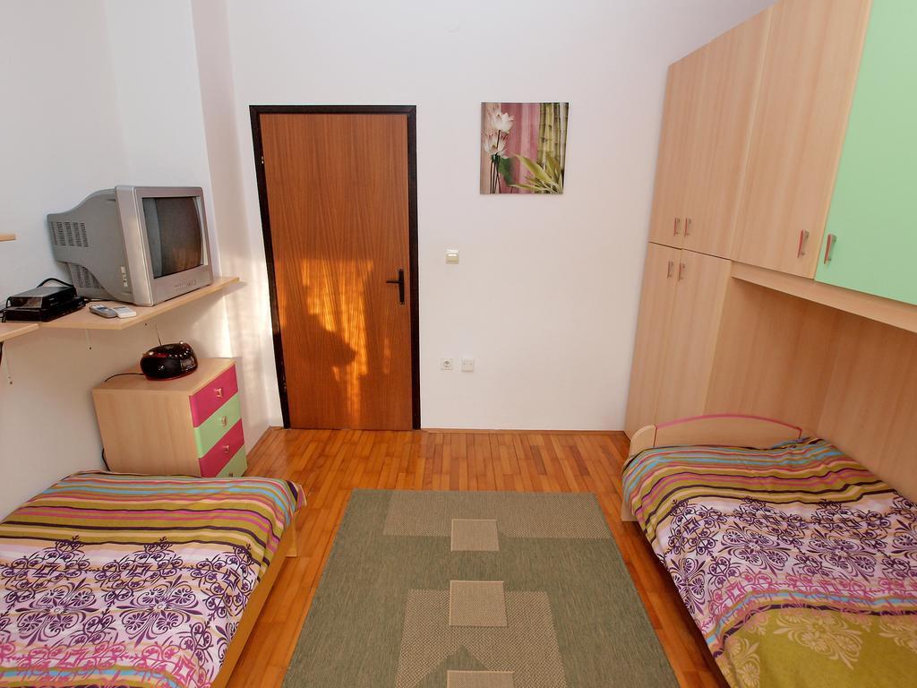 Family Friendly Apartment 946 Пула Экстерьер фото