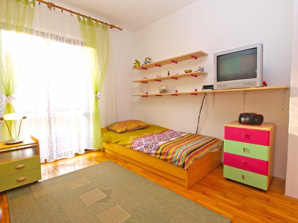 Family Friendly Apartment 946 Пула Экстерьер фото