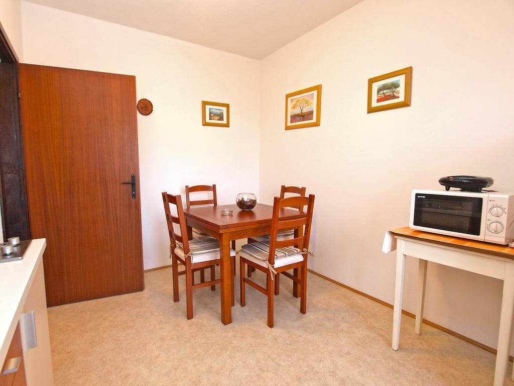 Family Friendly Apartment 946 Пула Экстерьер фото